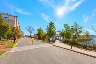 206 Shearwater Ct W, Jersey City, NJ 07305 - Photo 16