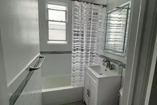 25 Kelly Pkwy, Bayonne, NJ 07002 - Photo 8