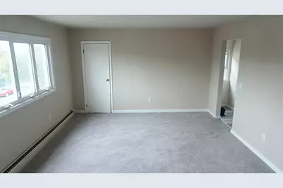 20 Oak St #2, Bayonne, NJ 07002 - Photo 4
