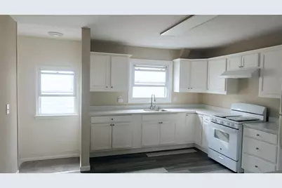 20 Oak St #2, Bayonne, NJ 07002 - Photo 10