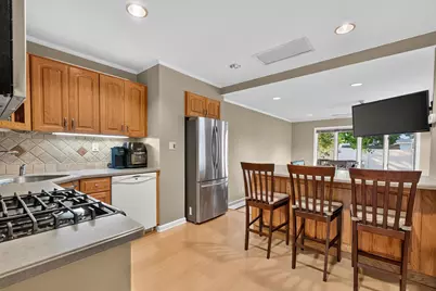 79 East 27th St, Bayonne, NJ 07002 - Photo 10