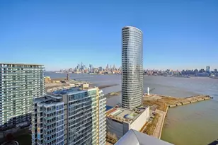 1 Shore Ln, Jersey City, NJ 07310 - Photo 24