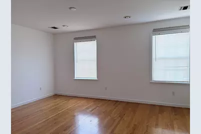 90 Leonard St #B2, Jersey City, NJ 07307 - Photo 4