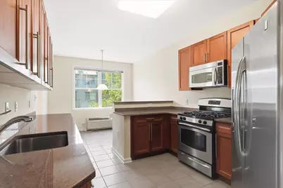 15 Freedom Way #303, Jersey City, NJ 07305 - Photo 4