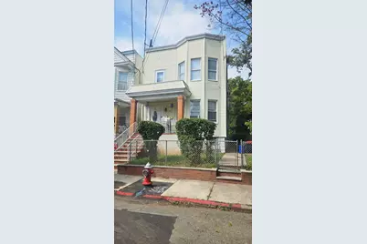 17 Bayside Pl, Jersey City, NJ 07305 - Photo 2
