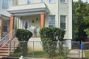 17 Bayside Pl, Jersey City, NJ 07305 - Photo 2