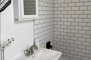 188 Avenue F, Bayonne, NJ 07002 - Photo 8