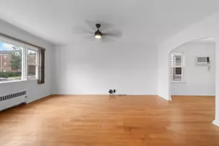 172 W 49th St, Bayonne, NJ 07002 - Photo 4