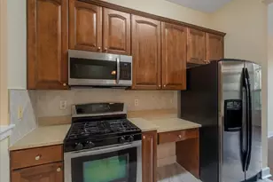 3 Greenwich Dr, Jersey City, NJ 07305 - Photo 10