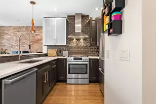 227 4th St, Jersey City, NJ 07302 - Photo 2