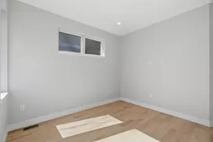 27 Clinton Ave, Jersey City, NJ 07304 - Photo 20