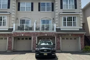 197 Blue Heron Dr, Secaucus, NJ 07094 - Photo 24