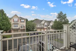 197 Blue Heron Dr, Secaucus, NJ 07094 - Photo 10