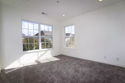 64 Mallard Pl #64, Secaucus, NJ 07094 - Photo 8