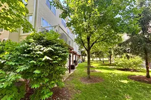 64 Mallard Pl, Secaucus, NJ 07094 - Photo 12