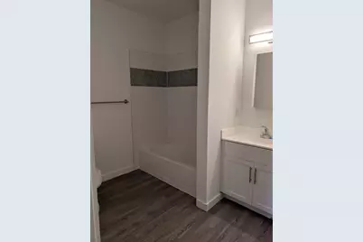687 Ocean Ave #405, Jersey City, NJ 07305 - Photo 4
