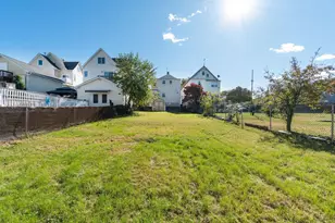 49 Livingston Ave, Lyndhurst Township, NJ 07071 - Photo 22