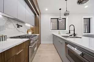 24 Lincoln St, Jersey City, NJ 07307 - Photo 8