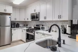 533 Martin Luther King Jr Dr, Jersey City, NJ 07304 - Photo 8