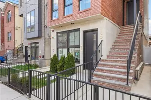 15 Manhattan Ave, Jersey City, NJ 07307 - Photo 28