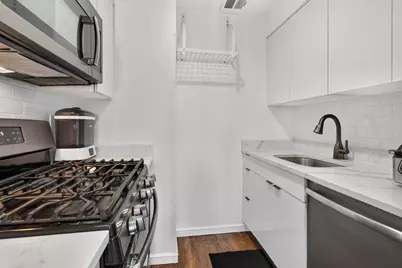 205 10th St #8T, Jersey City, NJ 07302 - Photo 8