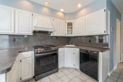 2761 Kennedy Blvd #1, Jersey City, NJ 07306 - Photo 4