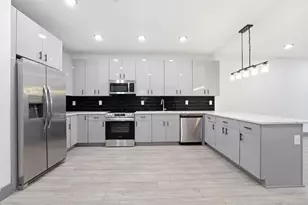 531 32nd St, Union City, NJ 07087 - Photo 2
