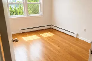 11 Colonial Dr, Bayonne, NJ 07002 - Photo 4