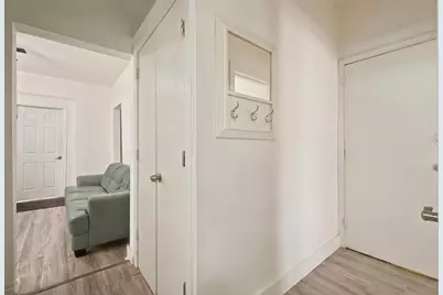 243 Jewett Ave, Jersey City, NJ 07304 - Photo 18