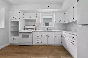 41 Edwards Ct, Bayonne, NJ 07002 - Photo 10