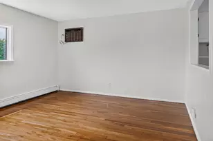 41 Edwards Ct, Bayonne, NJ 07002 - Photo 4