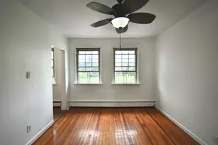 196 W 52nd St, Bayonne, NJ 07002 - Photo 8