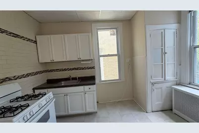 198 Neptune Ave, Jersey City, NJ 07305 - Photo 6