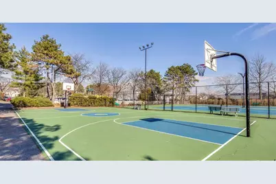 592 Sanderling Ct, Secaucus, NJ 07094 - Photo 32