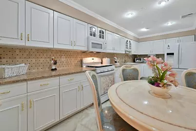303 76th St, North Bergen, NJ 07047 - Photo 10