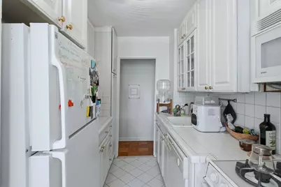 225 St Pauls Ave #2C, Jersey City, NJ 07306 - Photo 8