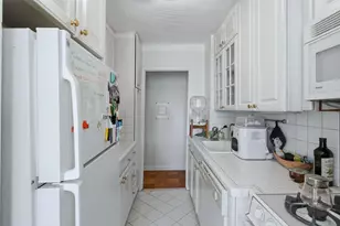 225 St Pauls Ave, Jersey City, NJ 07306 - Photo 8
