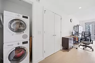 75 Park Ln S, Jersey City, NJ 07310 - Photo 12