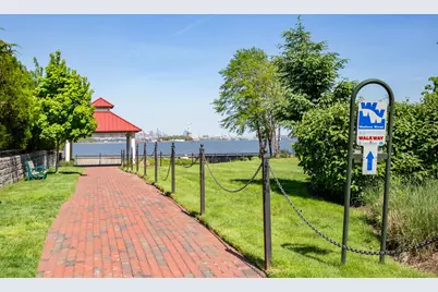 201 Shearwater Ct West #33, Jersey City, NJ 07305 - Photo 20