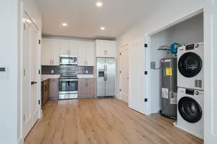 67 Dr Martin L King Blvd, Newark, NJ 07104 - Photo 24