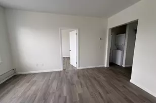 404 Stegman Pkwy, Jersey City, NJ 07305 - Photo 6
