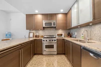 10 Regent St #408, Jersey City, NJ 07302 - Photo 4