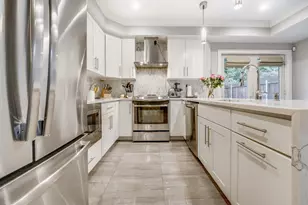 18 Thorne St, Jersey City, NJ 07307 - Photo 6
