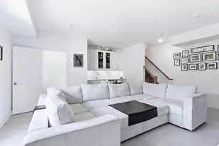 290 Griffith St, Jersey City, NJ 07307 - Photo 8