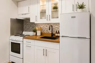 11 Cuneo Pl, Jersey City, NJ 07307 - Photo 4