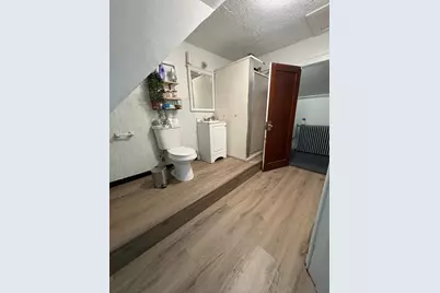21 Danforth Ave, Jersey City, NJ 07305 - Photo 6