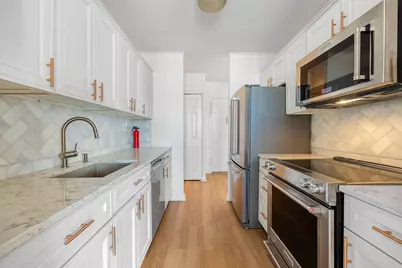 100 Manhattan Ave #910, Union City, NJ 07087 - Photo 20