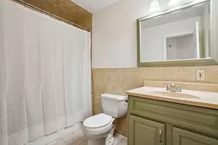 82 Manhattan Ave, Jersey City, NJ 07307 - Photo 16
