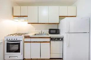 113 W 2nd St, Bayonne, NJ 07002 - Photo 10