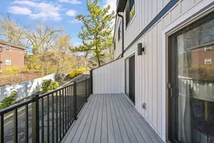 1537 John St, Fort Lee, NJ 07024 - Photo 6
